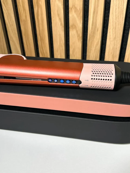 Випрямляч для волосся з кейсом HT01 Airstrait Strawberry Bronze/Blush Pink Випрямляч для волосся з кейсом HT01 Airstrait Strawberry Bronze/Blush Pink фото